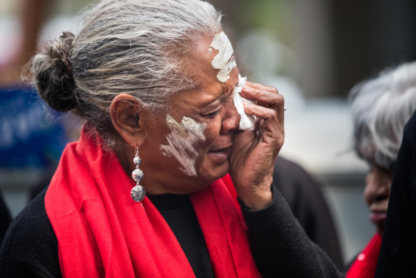 Raymond Noel’s mother Debbie Thomas grieves for her son outside the court on Friday.