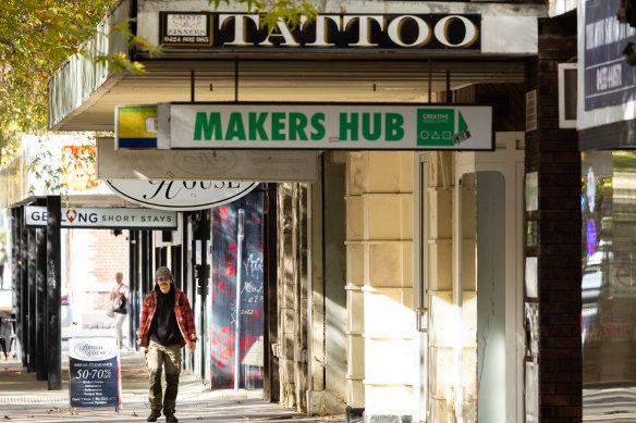 Retailers and town planners say a poorly located bus station has been bad for business in Geelong’s CBD. 