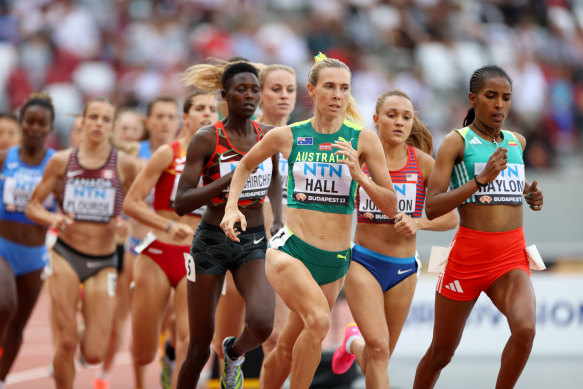 Despite feeling unwell, Australian  Linden Hall ran a smart race in the 1500m heat to qualifty for the semi-final.