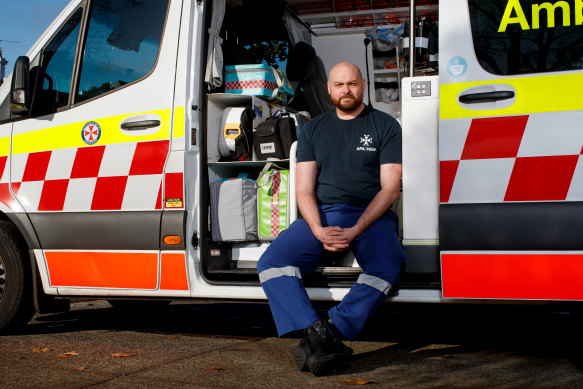 Brett Simpson, president of the Australian Paramedics Association, says long commutes are a challenge for many ambulance officers.