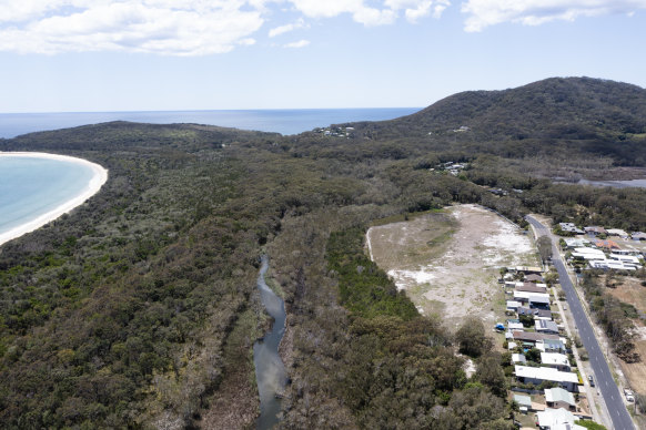 Plans for medium-density residential development in South West Rocks on the NSW Mid North Coast are opposed by some residents and Kempsey Shire Council.