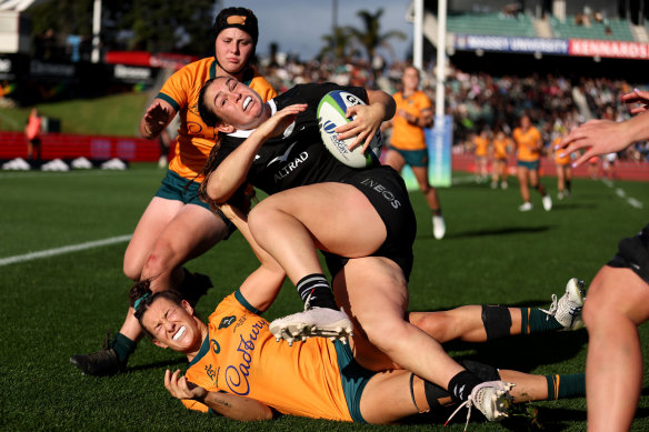 Georgia Ponsonby of New Zealand charges forward. 