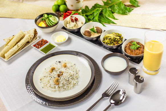 Sinagpore’s first class dining plays it safe.