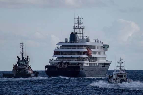 O navio de bandeira holandesa está a regressar ao seu porto de origem, nos Países Baixos, para uma limpeza profunda. 
