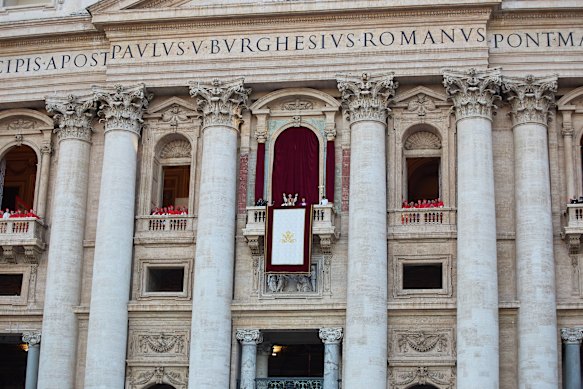 The view from St Peter’s Square as Pope Leo XIV is presented for the first time.