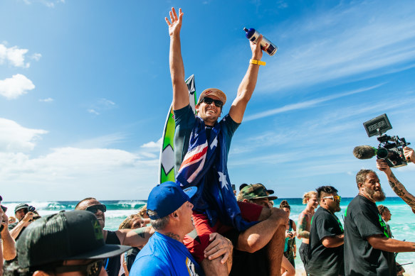 Jack Robinson celebrates after his victory in the final at Pipeline.