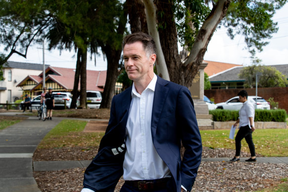 NSW Premier-elect Chris Minns addresses the media on Sunday.