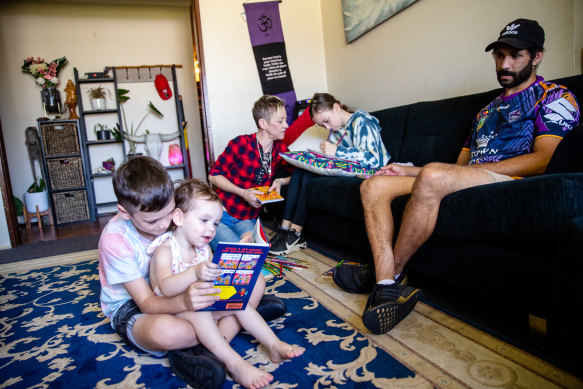 The Lardner family could not loan any devices through their school during the pandemic. “We had to sign a contract at the school to get a computer. But they were already gone,” said Imogen, now in year 6.