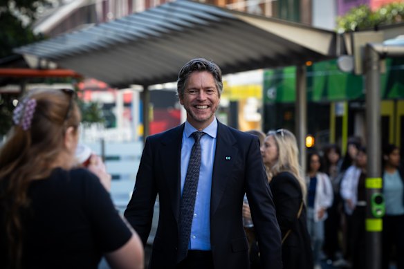 Victoria Chief Commissioner Mike Bush takes break after Dezi Freeman saga