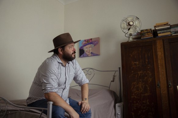 Street Bounty founder James Cottam kitted out his entire flat – cutlery, furniture, bed linen – using kerbside hard rubbish or free offers on Facebook community groups.