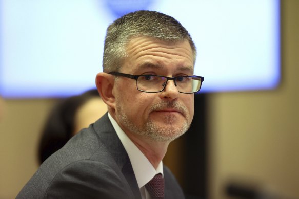 Department of Parliamentary Services Secretary Rob Stefanic has been grilled over who requested Hansard be amended to remove a ministerial error. 