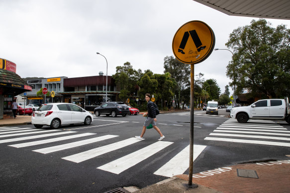 The two cycleways would have crossed each other at the corner of Avalon Parade and Old Barrenjoey Road.