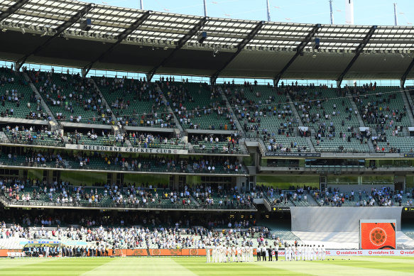 Australia and India line up for the start of this year's Boxing Day Test.
