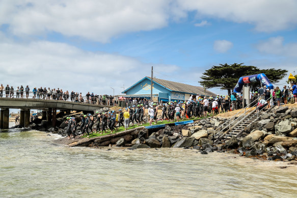 The 2020 Lorne Pier to Pub event. 