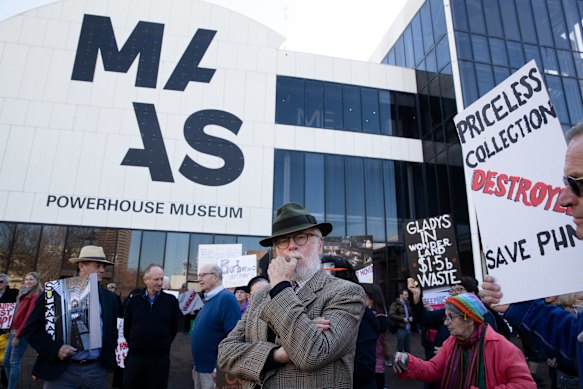 Heritage architect Clive Lucas addressing a crowd of protesters gathered outside the entrance in 2020.