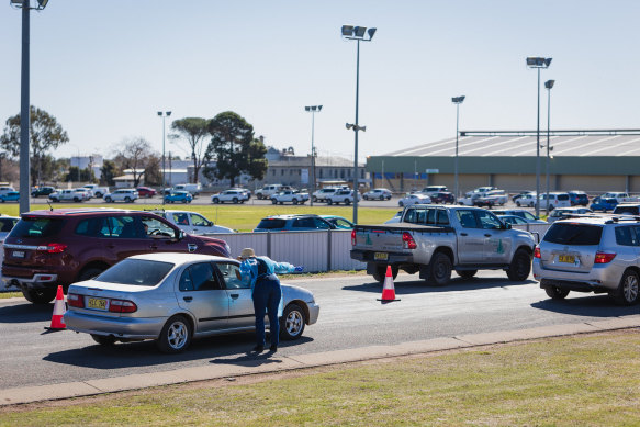 Queues at a COVID-19 testing facility at Dubbo Showground today