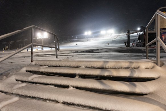 More snowfall overnight has kept the good times rolling for skiers who are in Perisher for the long weekend.