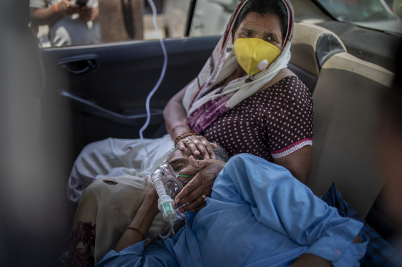 India’s medical oxygen shortage has become so dire that this Sikh temple began offering free breathing sessions with shared tanks to COVID-19 patients waiting for a hospital bed. 