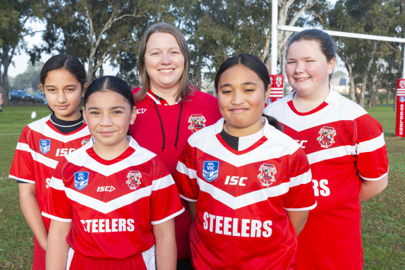 Sheelagh Howarth on the field at Betula Reserve with junior players Eden (9), Nani (9), Lemafoe (9) and Evie (12).