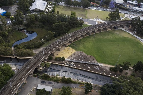 A view over the inner west light rail track leading into Jubilee Park.