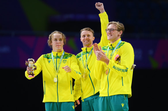 Elijah Winnington (centre) won gold in the men’s 400m freestyle at the 2022 Commonwealth Games ahead of Sam Short (left) and Mack Horton (right). 