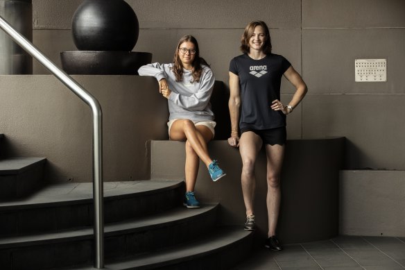 Elin Schulz with Olympic swimmer Cate Campbell. Elin and her sister Nele (18) wrote letters to Cate in 2016 after her disappointment at the Rio Games.