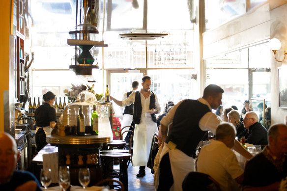 France-Soir transports diners to a neighbourhood bistro in Paris.