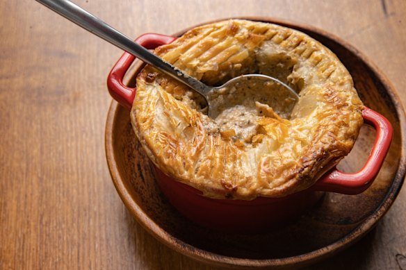 Mushroom rendang pie.