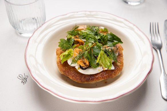 Flatbread with mussels escabeche.