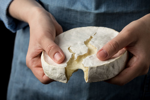 Tip: Choose a cheese closer to its best before date, when it’s likely to be at peak ripeness.