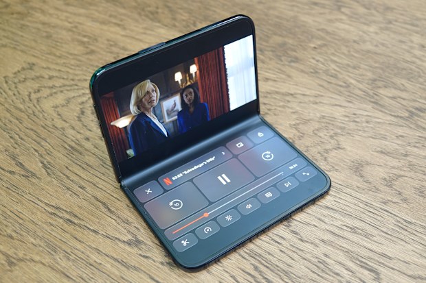 Netflix has adapted their app for the Duo.