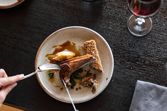 Oirthir combines a unique fusion of Scottish influence, French culinary techniques and Tasmanian produce.