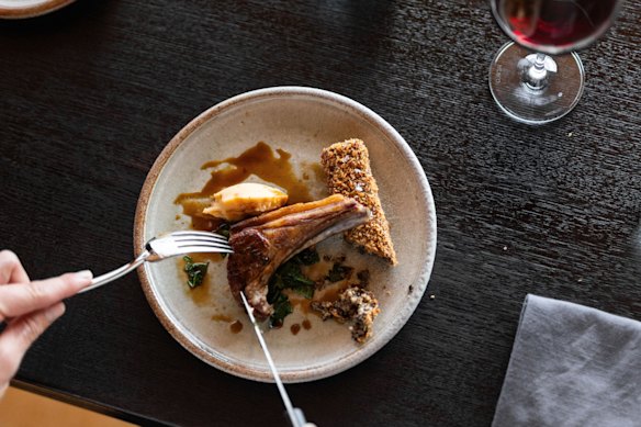 Oirthir combines a unique fusion of Scottish influence, French culinary techniques and Tasmanian produce.