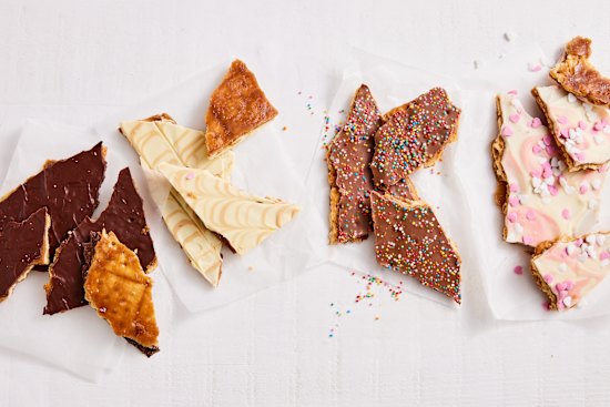 You can mix and match toppings on the Salada crack.