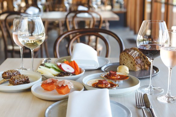 Dining at Montalto vineyard.