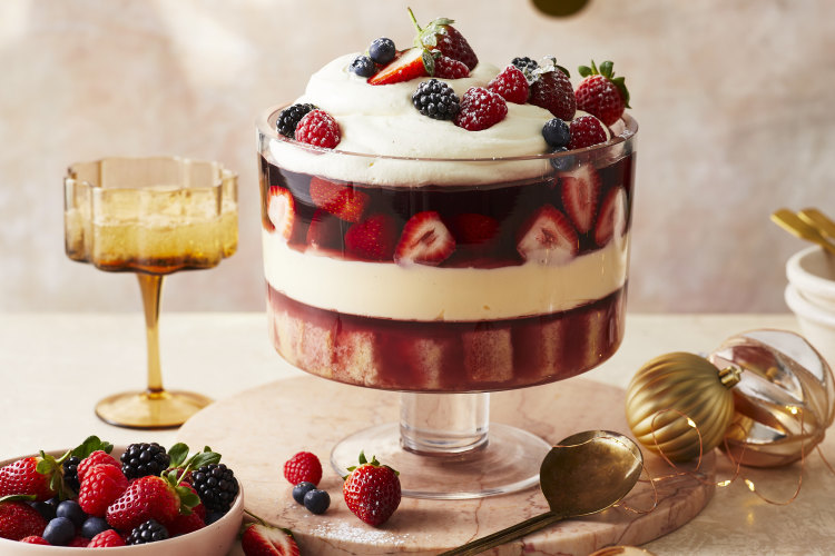 RecipeTin Eats’ triumphant Christmas trifle.