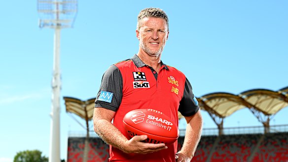 Gold Coasts Suns coach Damien Hardwick got pain relief from medicinal cannabis.