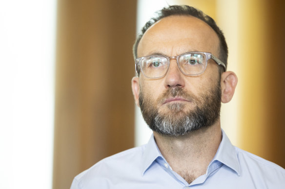 Greens leader Adam Bandt reaches deal on right to disconnect with government.