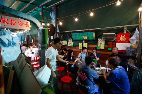 Customers have been flocking to Cheung Fat Noodle Shop for the last bite of handmade fishballs before it is shut down in November.