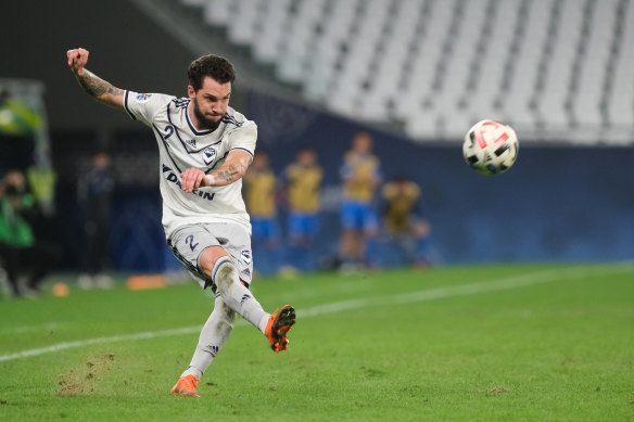 Storm Roux crosses the ball. 