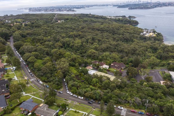 There were long traffic queues on Tuesday into North Head from the old Manly hospital as people waited for COVID-19 testing.