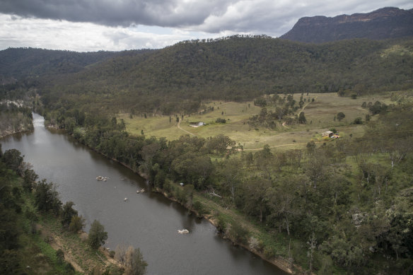 The plan to raise the Warragamba Dam wall by as much as 17 metres will result in about 6000 hectares of land being inundated. Archaeologists say traditional owners lived in this area for 40,000 years or more.