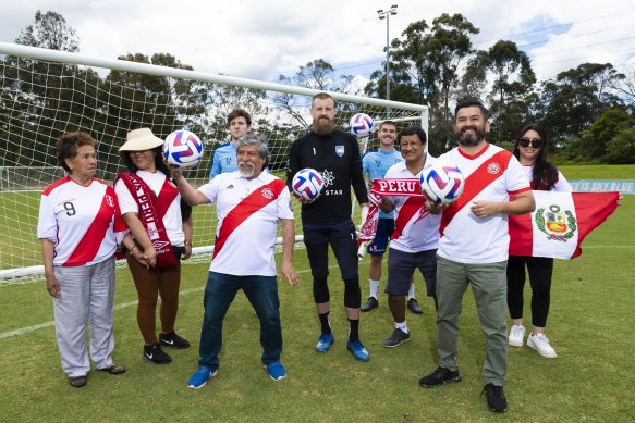 Andrew Redmayne with Peruvian fans. Sydney FC is offering any fans with a Peruvian passport free tickets to Saturday night’s derby.
