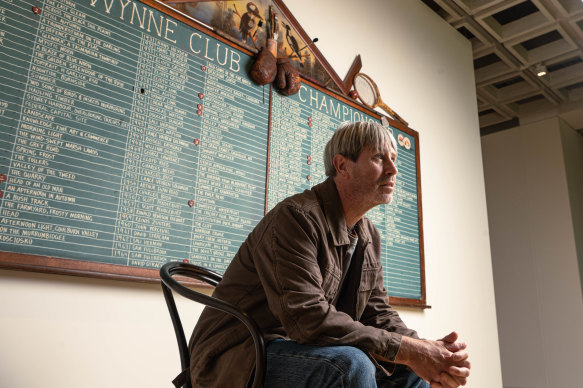 Jamews Powditch with his Wynne Prize entry, the Wynne Club Championship. 