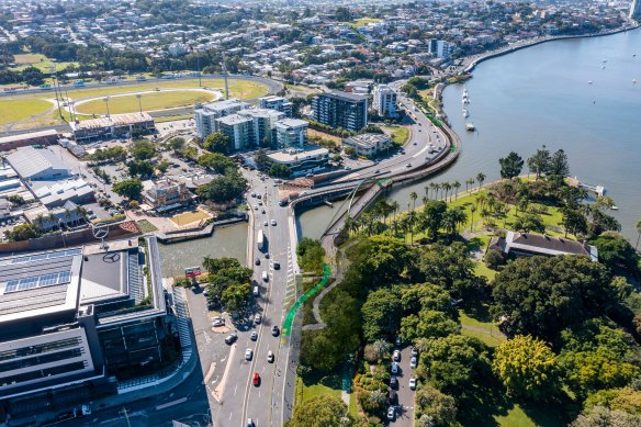 The proposed Breakfast Creek green bridge (right) to be built by Brisbane City Council.