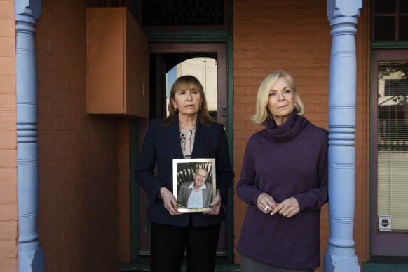 Journalists Jamelle Wells and Liz Hayes at the inquiry’s hearing in Dubbo, detailing the deaths of their fathers.