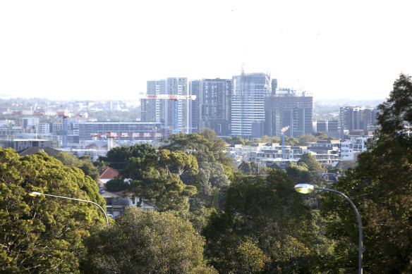 Philip Thalis has called for an end to clusters of bulky towers dominating the Sydney skyline.