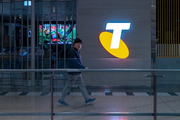 Thousands of Telstra customers were not able to make calls on Wednesday morning.