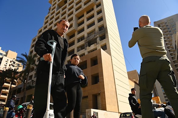 Sweidan, con Fatima, dice che l'Iran è il suo nemico.