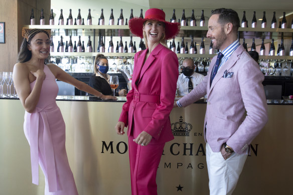 Abbey Gelmi, Nikki Phillips and Donny Galella all got the pink style memo.